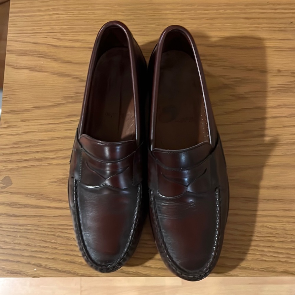 Allen Edmonds 9EEE. In great condition!